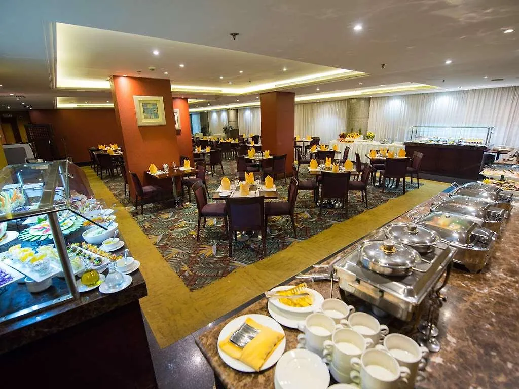 Mercure Jeddah Al Hamra Hotel 4*,