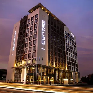 Centro Shaheen By Rotana Hotel