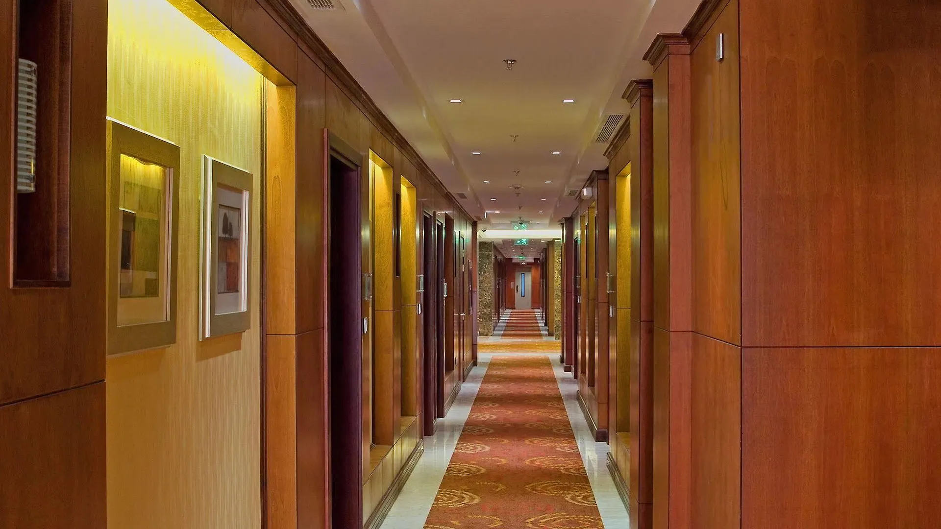Mercure Jeddah Al Hamra 3*,  Saudi Arabia